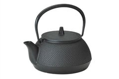 南部鉄器】鉄瓶兼用急須5型アラレ かご網 0.65L – 日本茶屋ハトハ